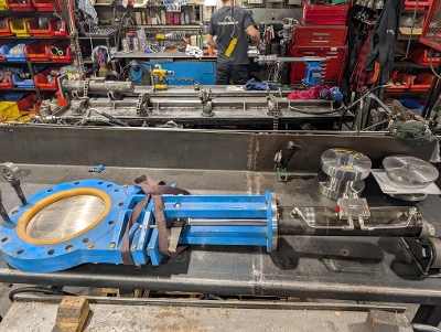 Valve actuator cylinder